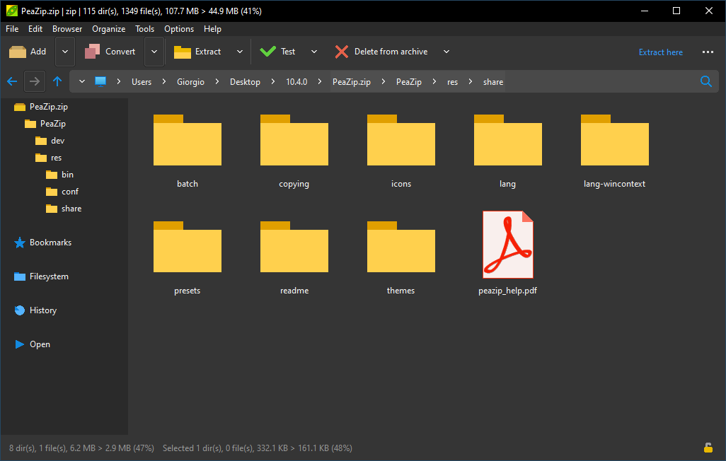 Pea Zip dark mode on Windows with file listing